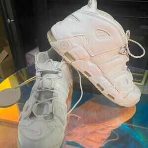 Nike air more uptempo Triple White